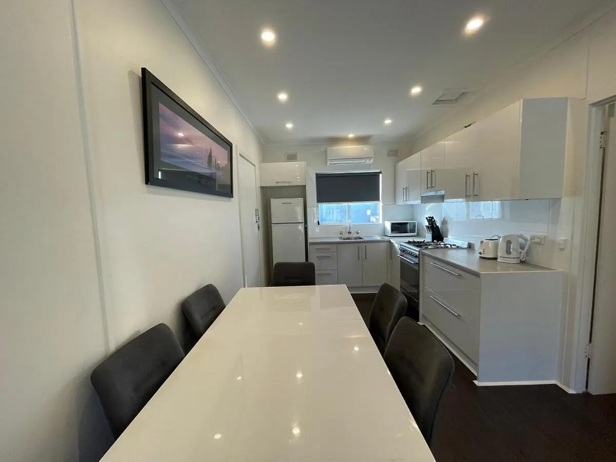Beach Apartment 22 Esplanade Sea-Views Glenelg