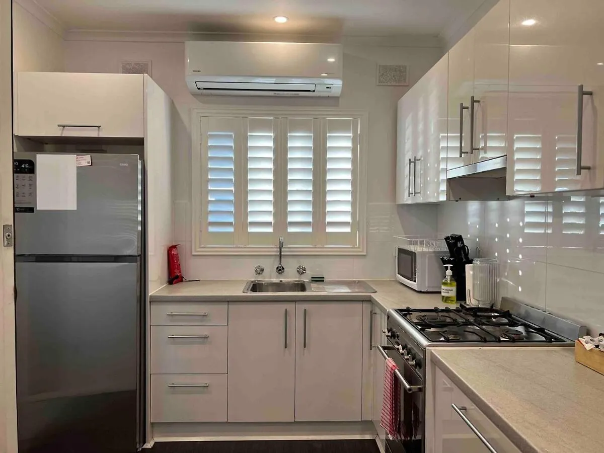 Beach Apartment 22 Esplanade Sea-Views Glenelg